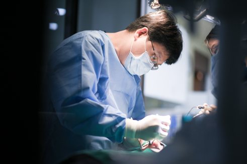 [뉴스]무덥고 습한 날씨, 치과에서 임플란트 시술 받아도 괜찮을까?