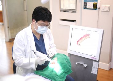 [뉴스] 추석, 효도선물로 부모님에게 임플란트 선물하는 사람 늘어